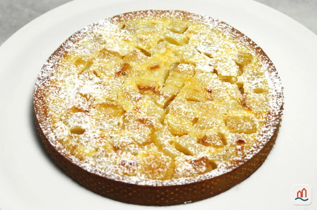 Tarte normande aux pommes et sa garniture dorée